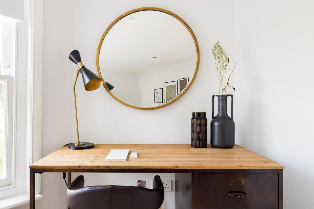 The Margravine Maisonette - Modern & Bright 2bdr Flat * London