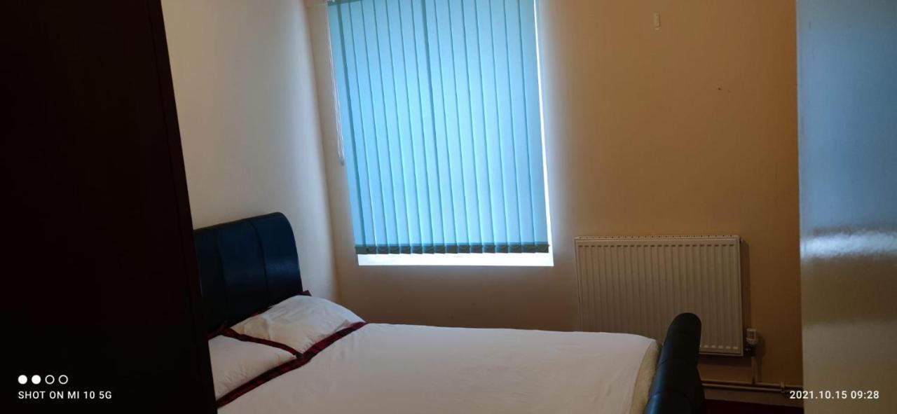 Accommodatie bij particulieren Nice Double Bedroom At Streatham Place Londen