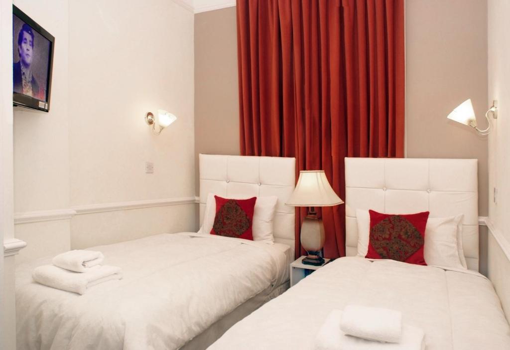 Classic Hyde Park Hotel London