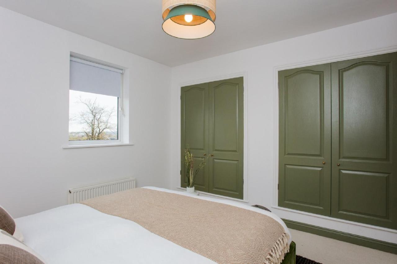 The Sparkford Gardens - Lovely 2bdr With Balcony Appartement