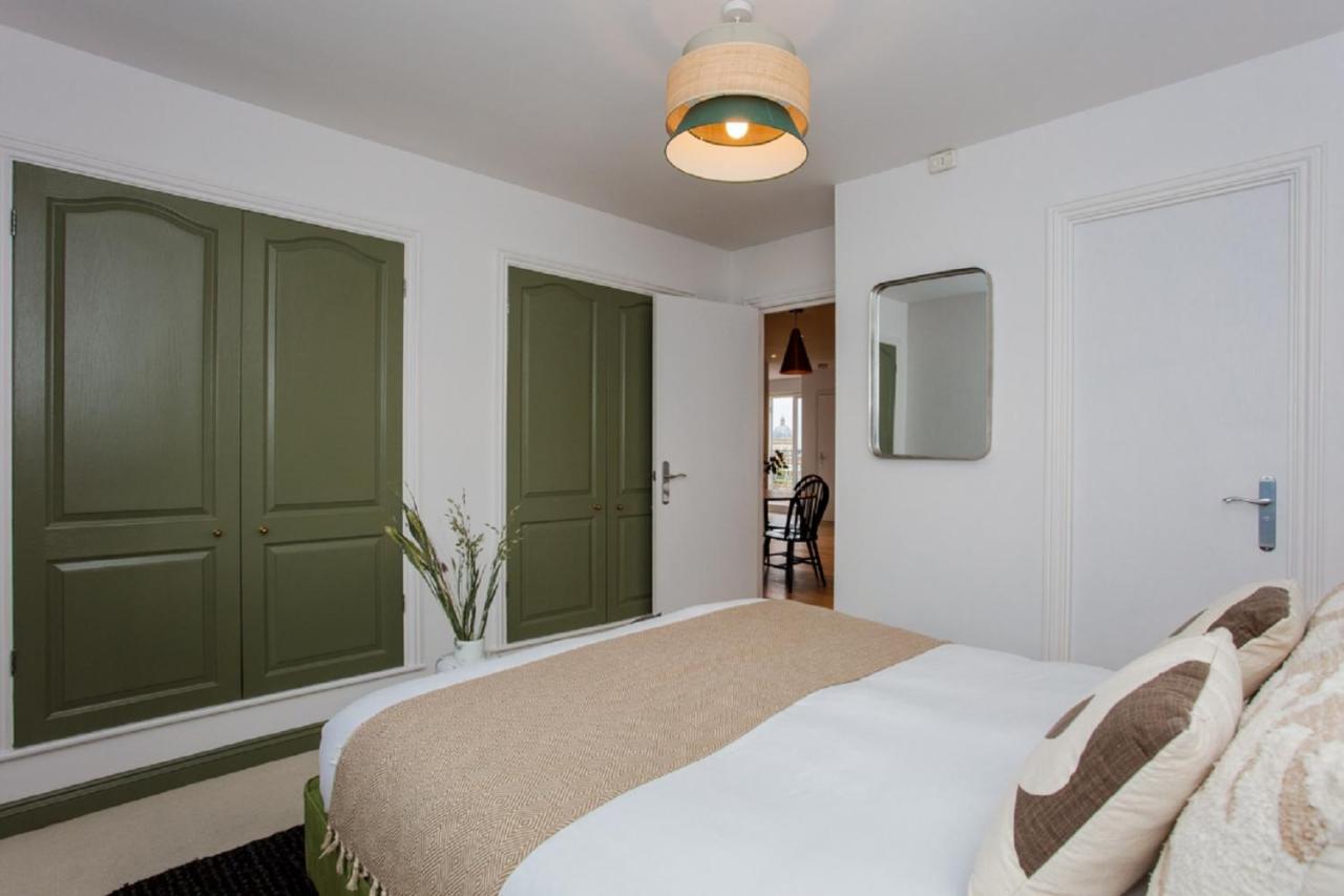 The Sparkford Gardens - Lovely 2bdr With Balcony Appartement Londen