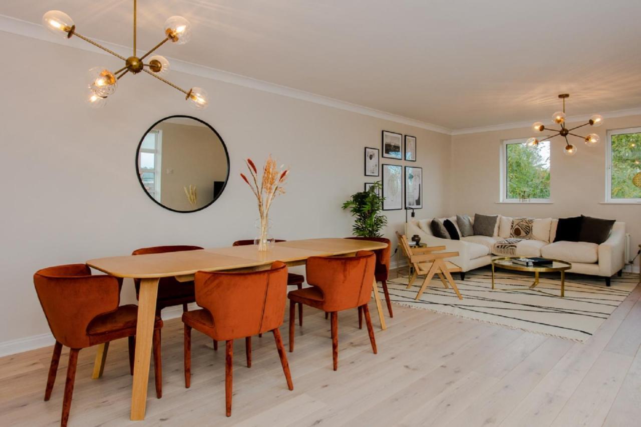 The Sparkford Gardens - Lovely 2bdr With Balcony Appartement Londen
