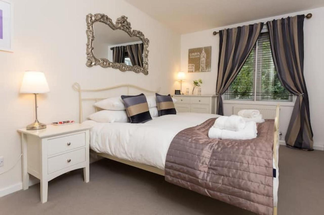 Modern 2 Bedroom In Zone 1 Leilighet