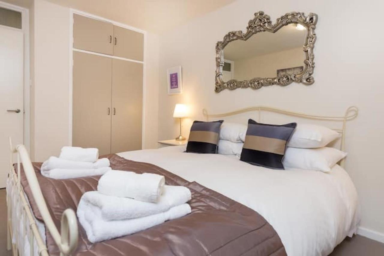 Modern 2 Bedroom In Zone 1 Leilighet *