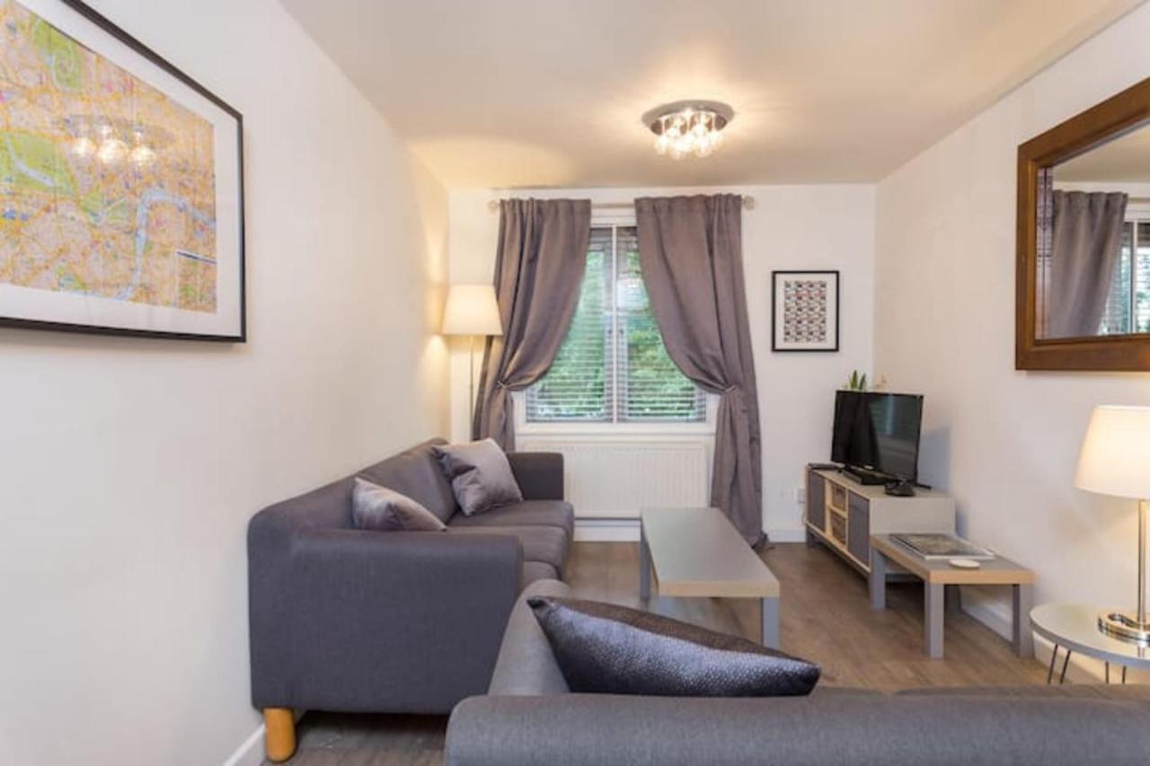 Modern 2 Bedroom In Zone 1 Leilighet London