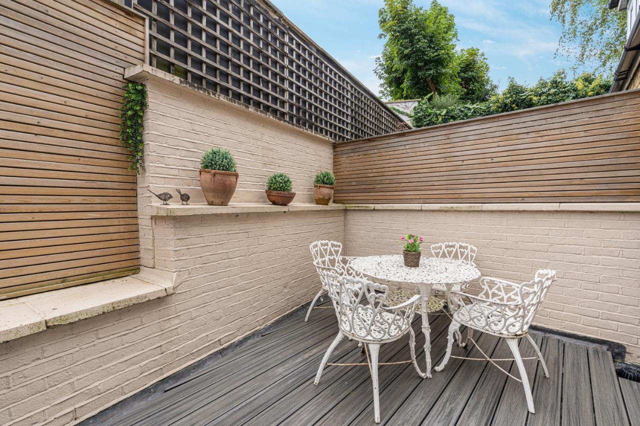 Stylish Mews House With Parking Ferienhaus *