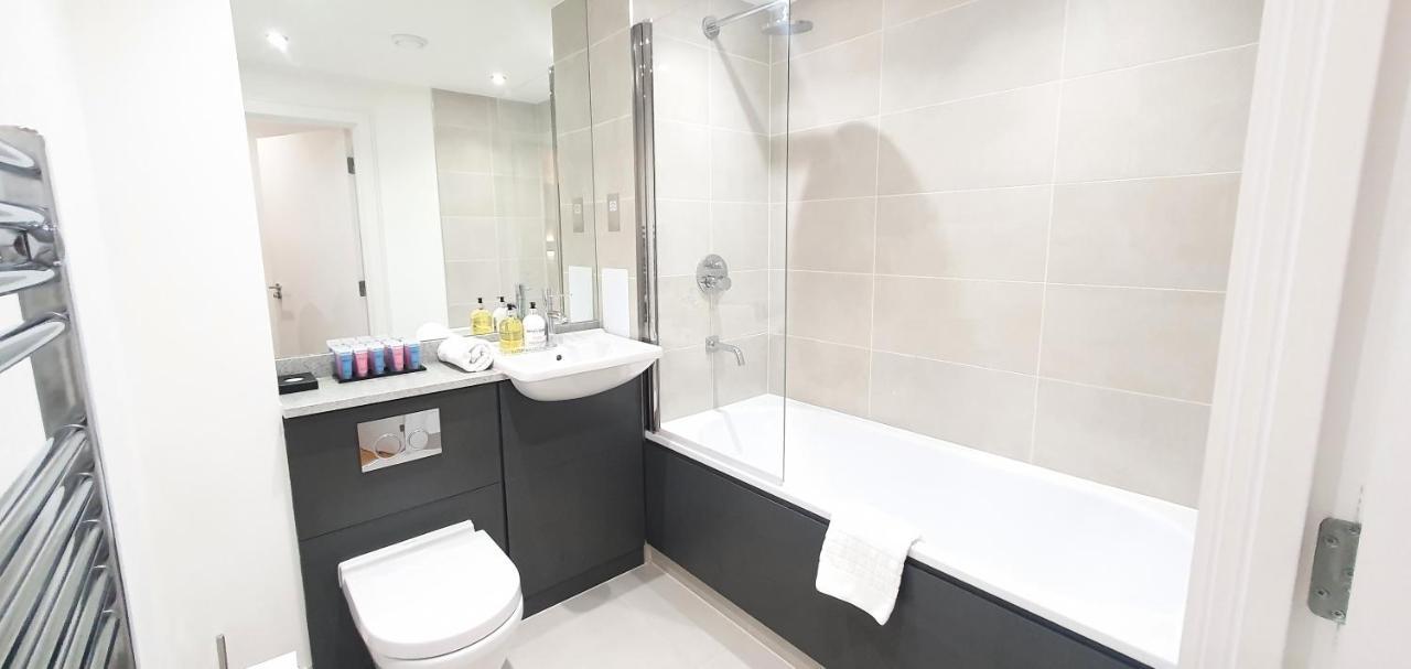 Garland Modern 3 Bedroom House Westfield - Stratford Leilighet London