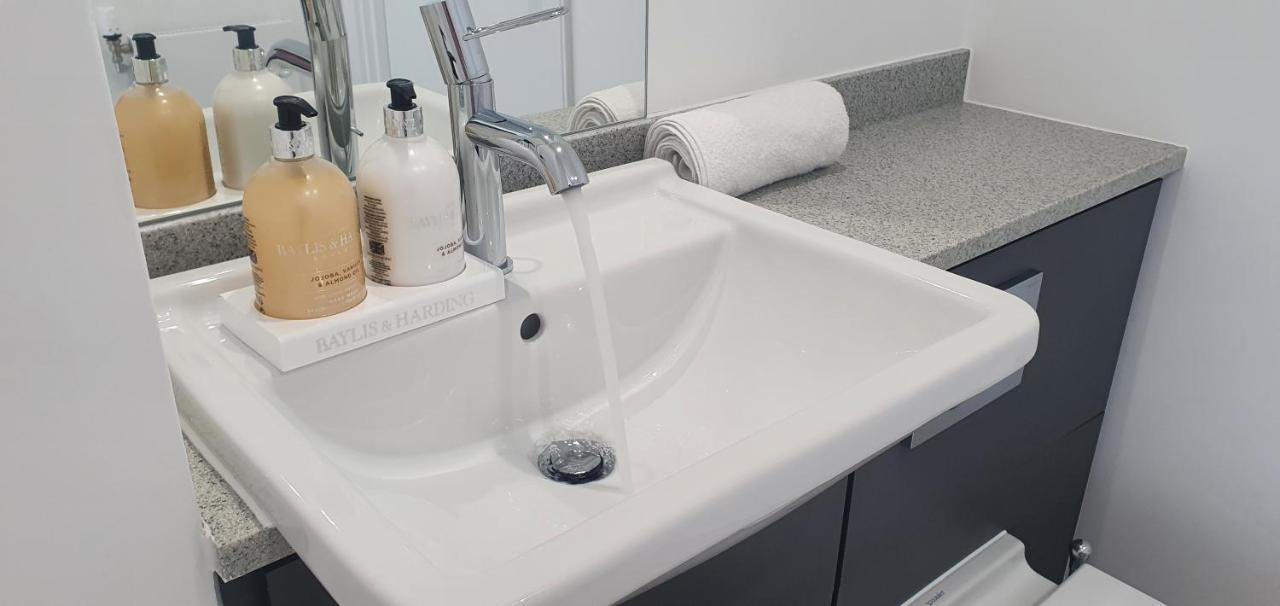 Garland Modern 3 Bedroom House Westfield - Stratford Leilighet *