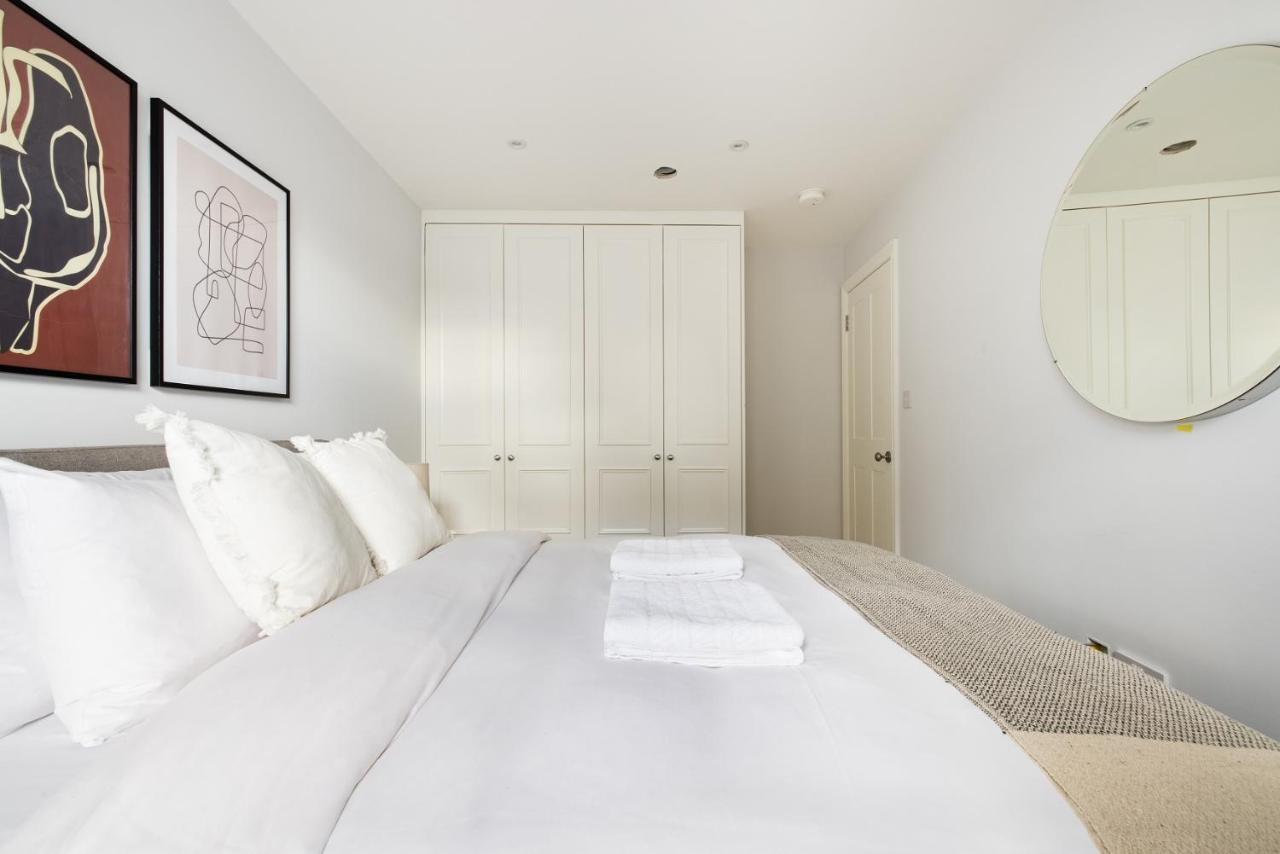 The Margravine Maisonette - Modern & Bright 2bdr Flat Apartment