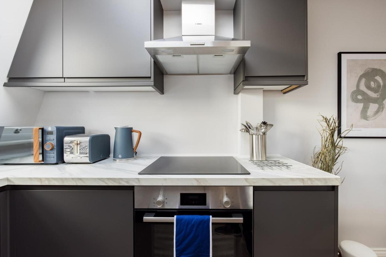 The Margravine Maisonette - Modern & Bright 2bdr Flat Apartment *