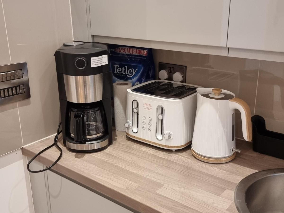 Spacious & Central Park Ground Floor Flat Apartment London