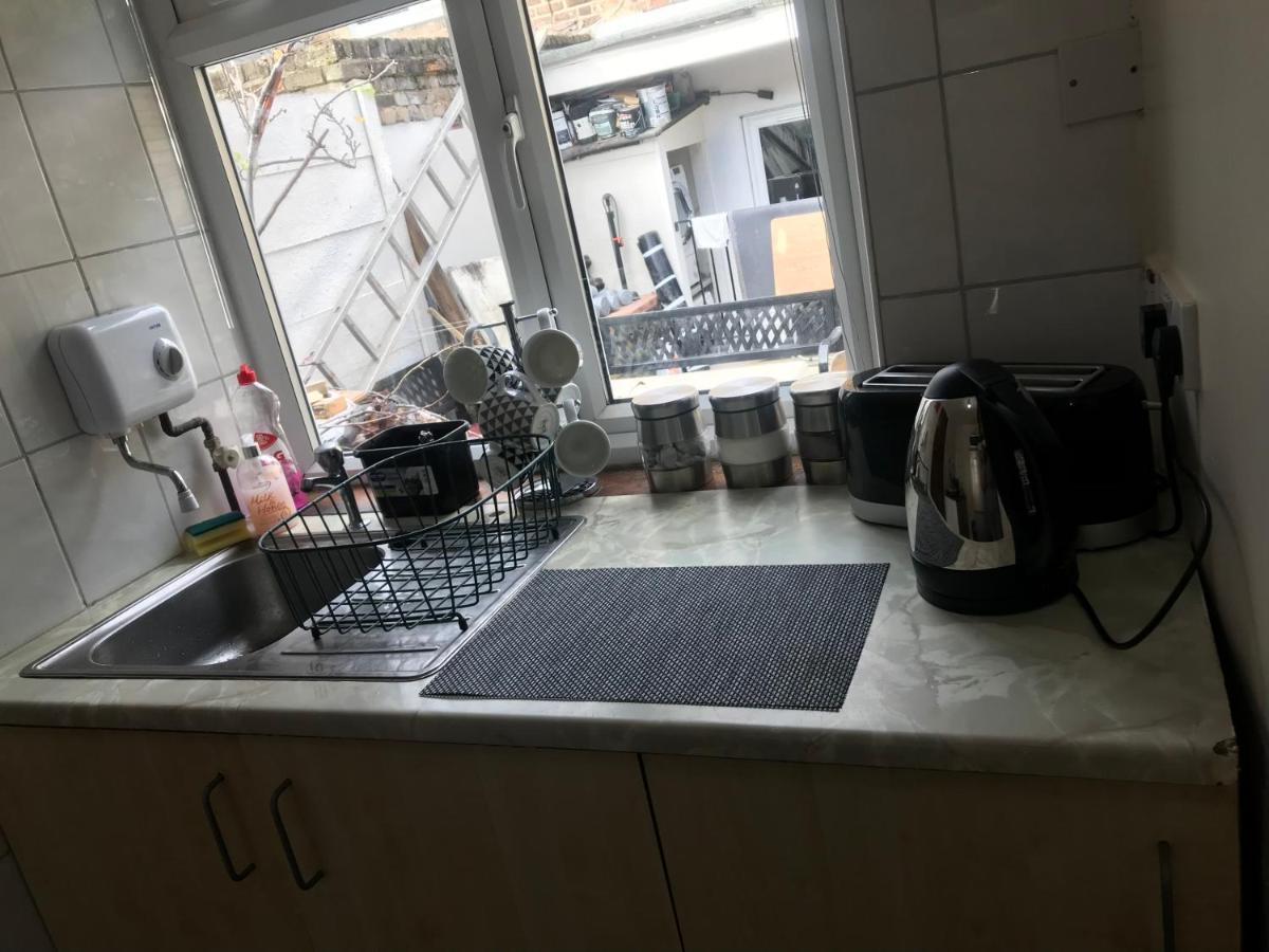 Apartment Bubblesbnb- Lovely 1 Bedroom Studio Flat London