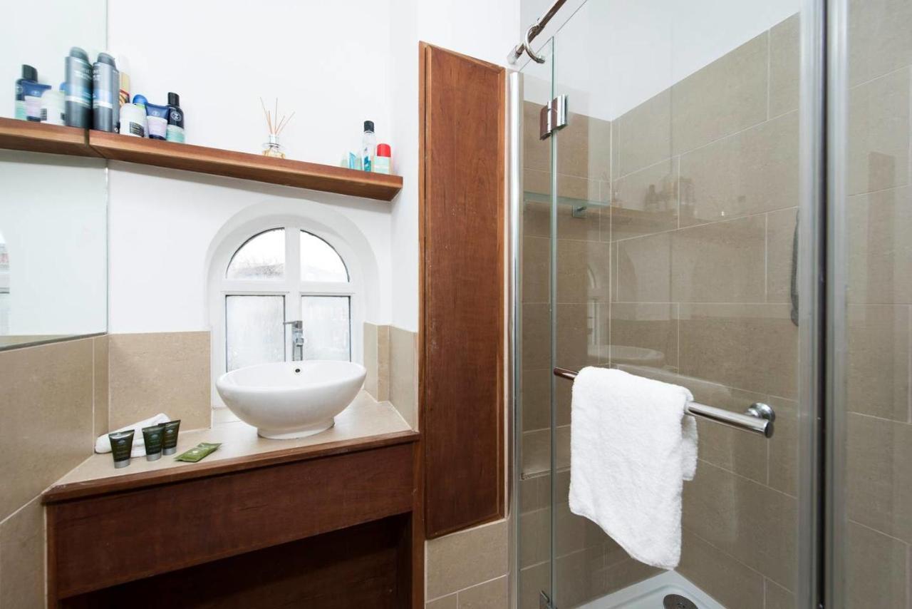 Lovely 2 Bedroom Family Near Tower Bridge Ferienhaus *