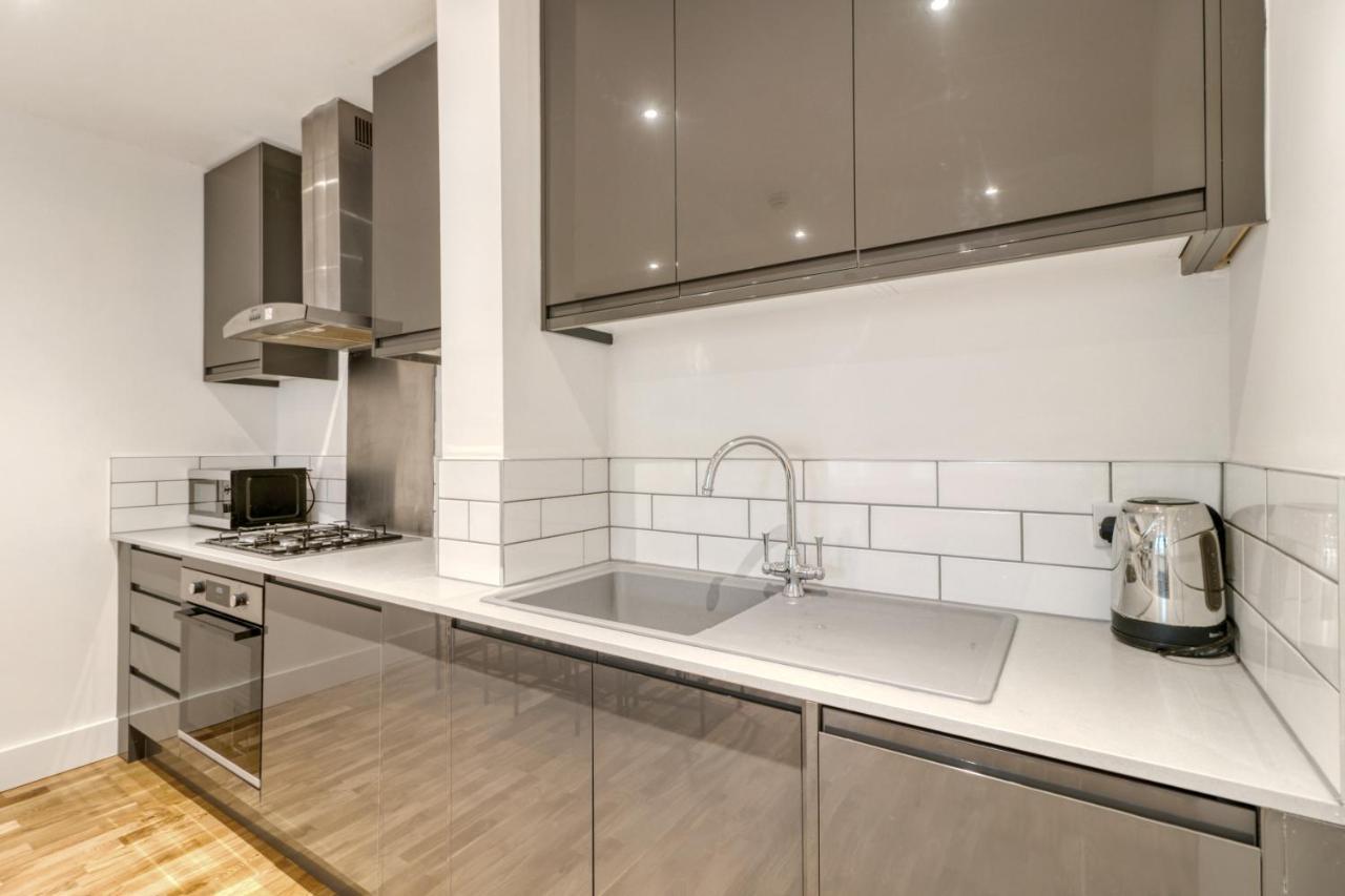 Holland Park Apartment