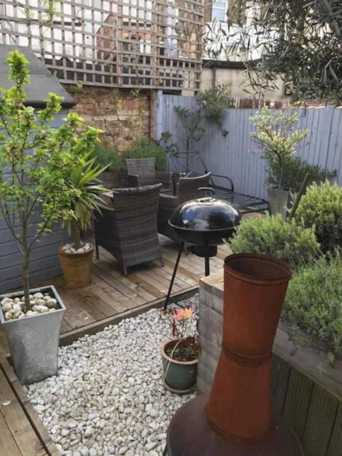 Stunning 3 Bedroom House With Garden In Battersea Apartment London