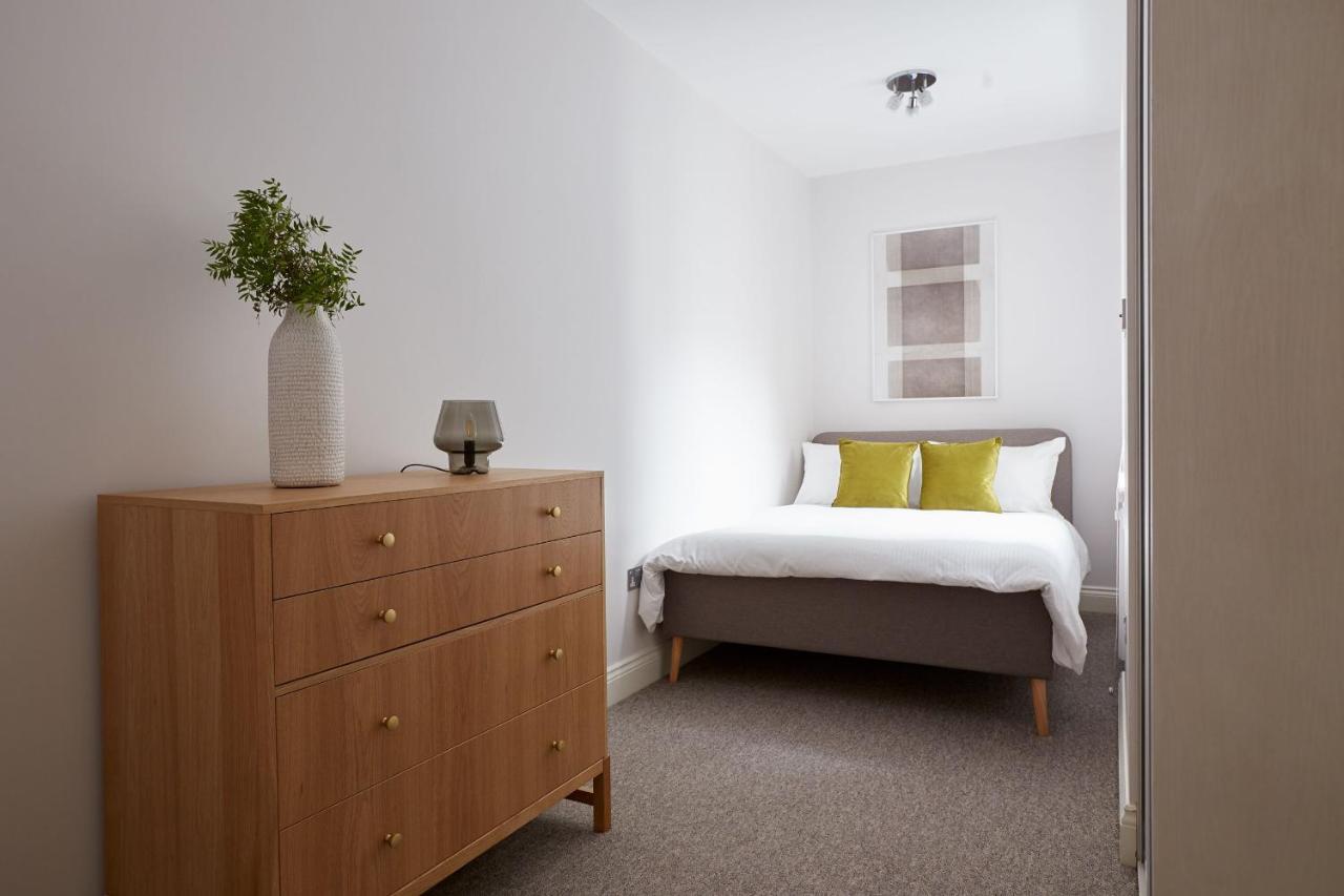 5vh Virginia House, 31 Bloomsbury Way * Londres