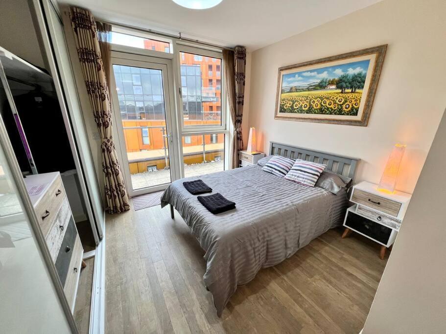 Apartment Luxury 5* Penthouse Greenwich Sleep 9 With Parking