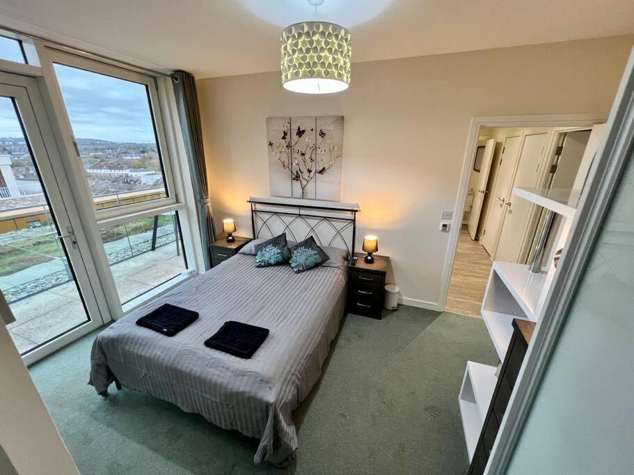 Luxury 5* Penthouse Greenwich Sleep 9 With Parking Apartment