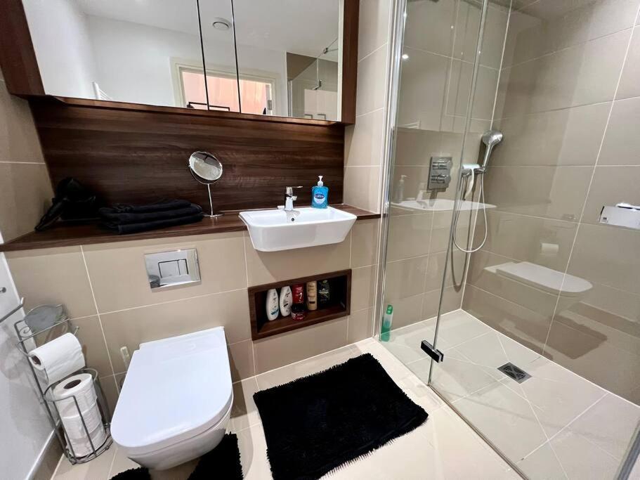Apartment Luxury 5* Penthouse Greenwich Sleep 9 With Parking *