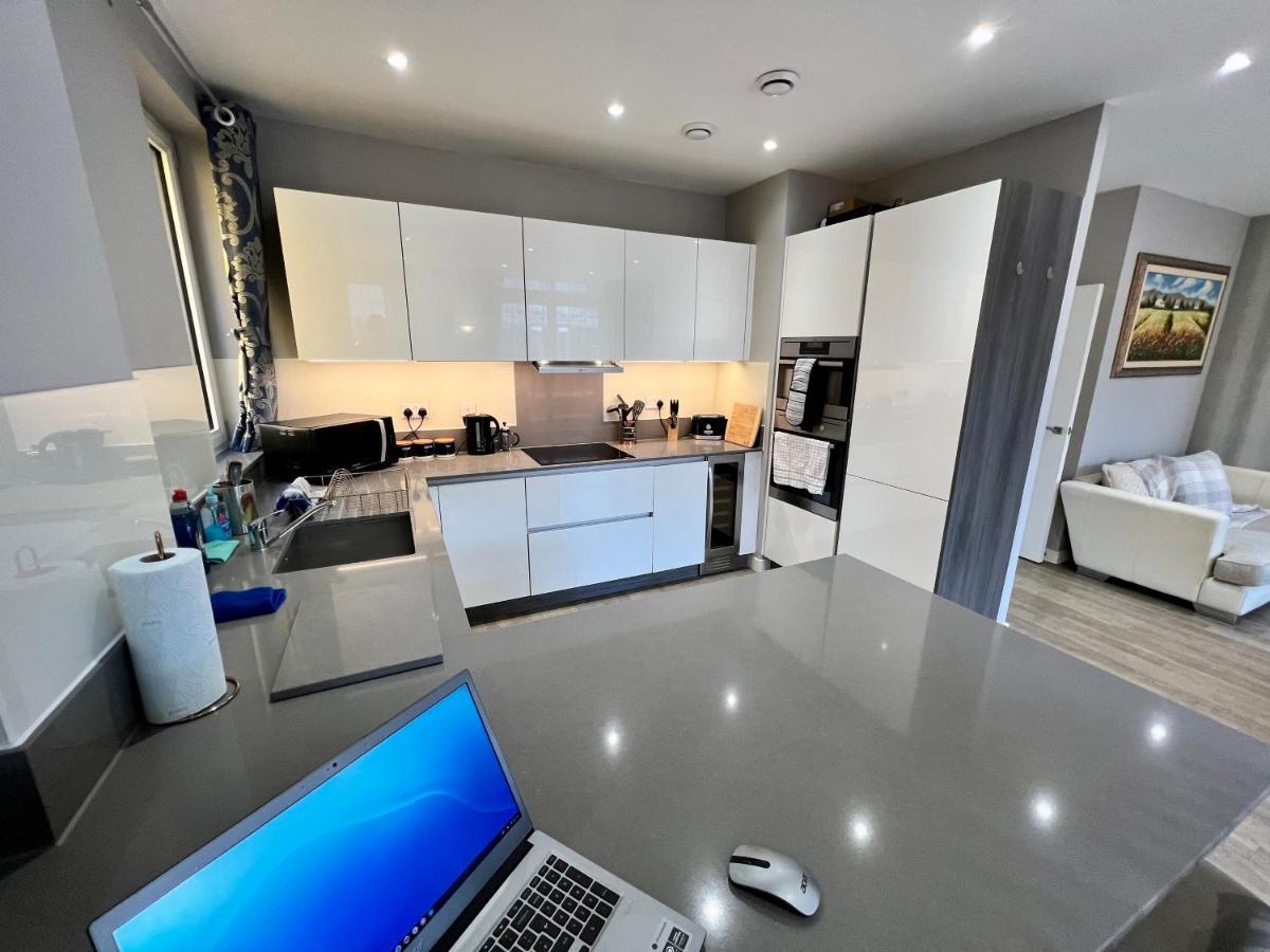 Luxury 5* Penthouse Greenwich Sleep 9 With Parking Apartment London