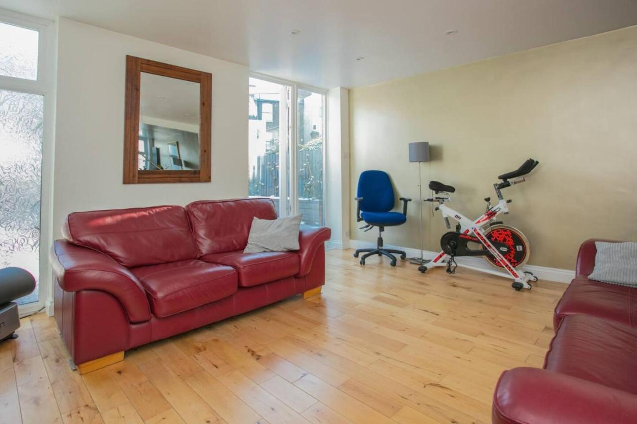 Apartment Stunning 3 Bedroom House With Garden In Battersea