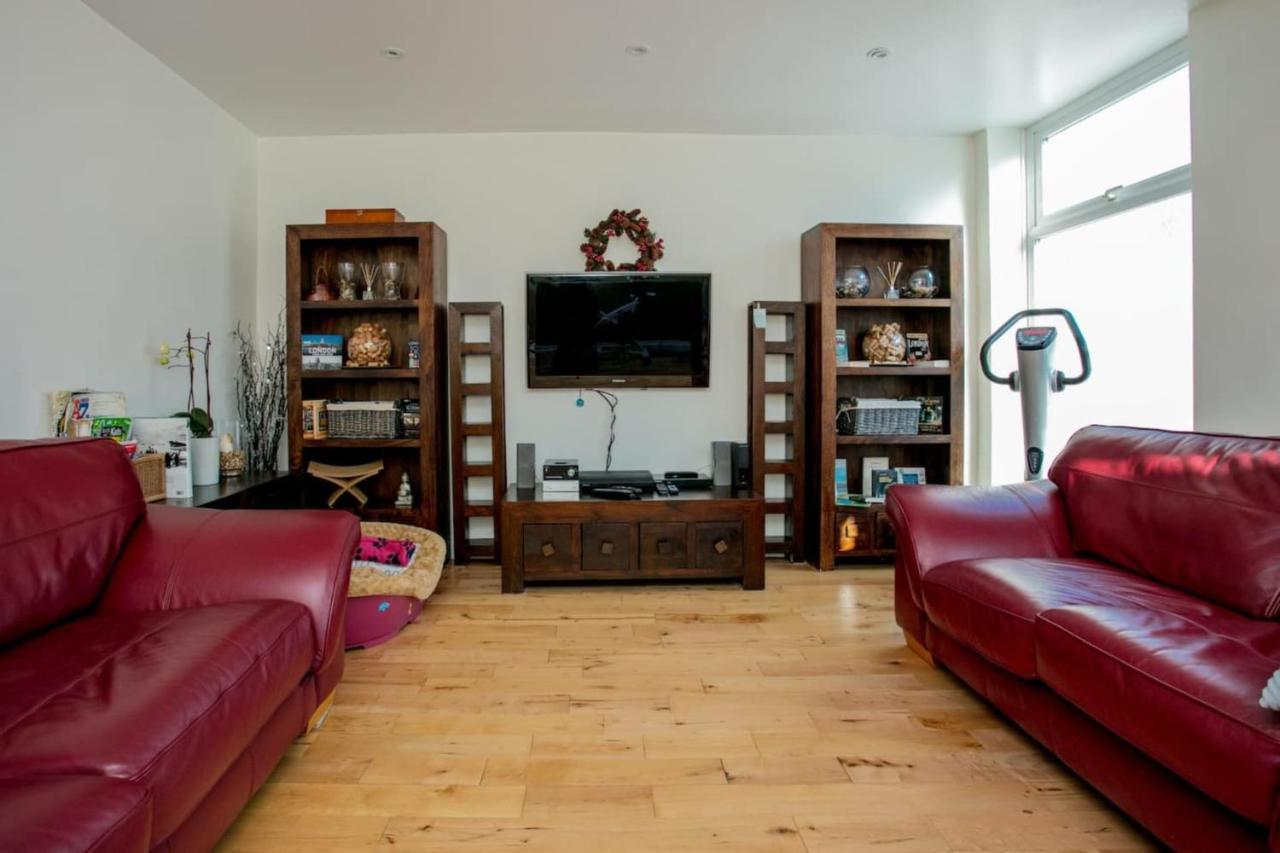 Apartment Stunning 3 Bedroom House With Garden In Battersea London