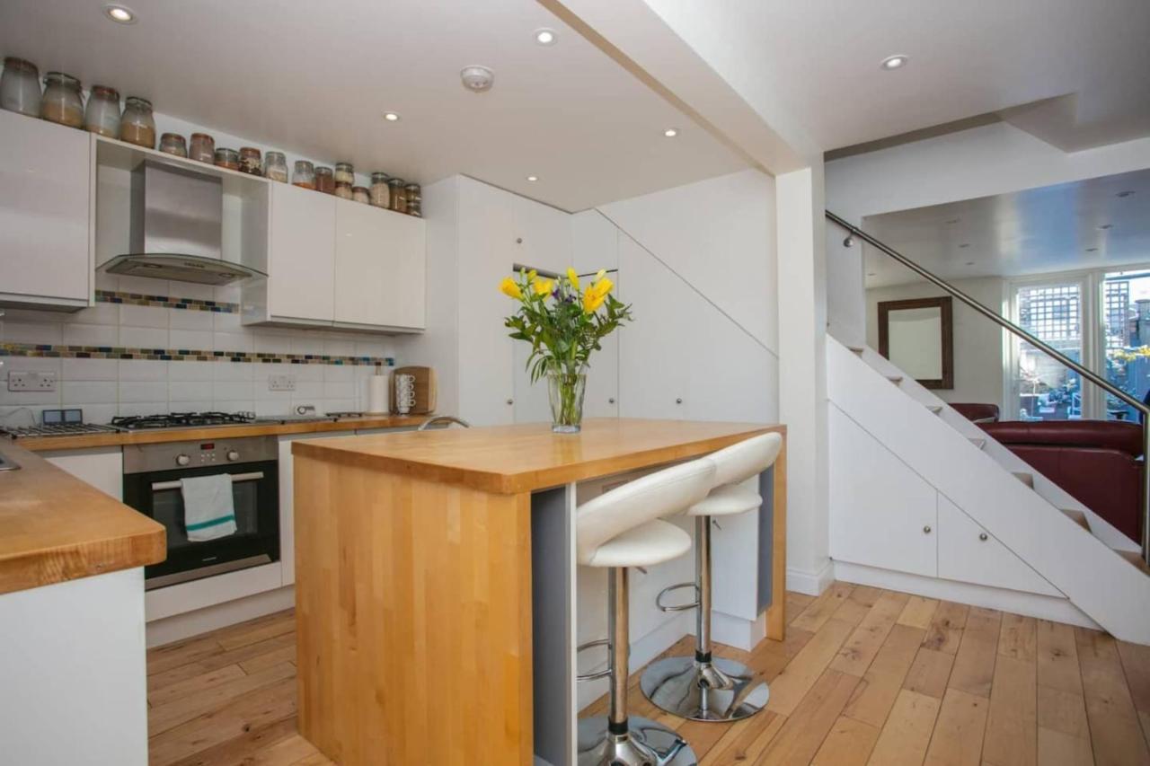 Stunning 3 Bedroom House With Garden In Battersea Apartment London