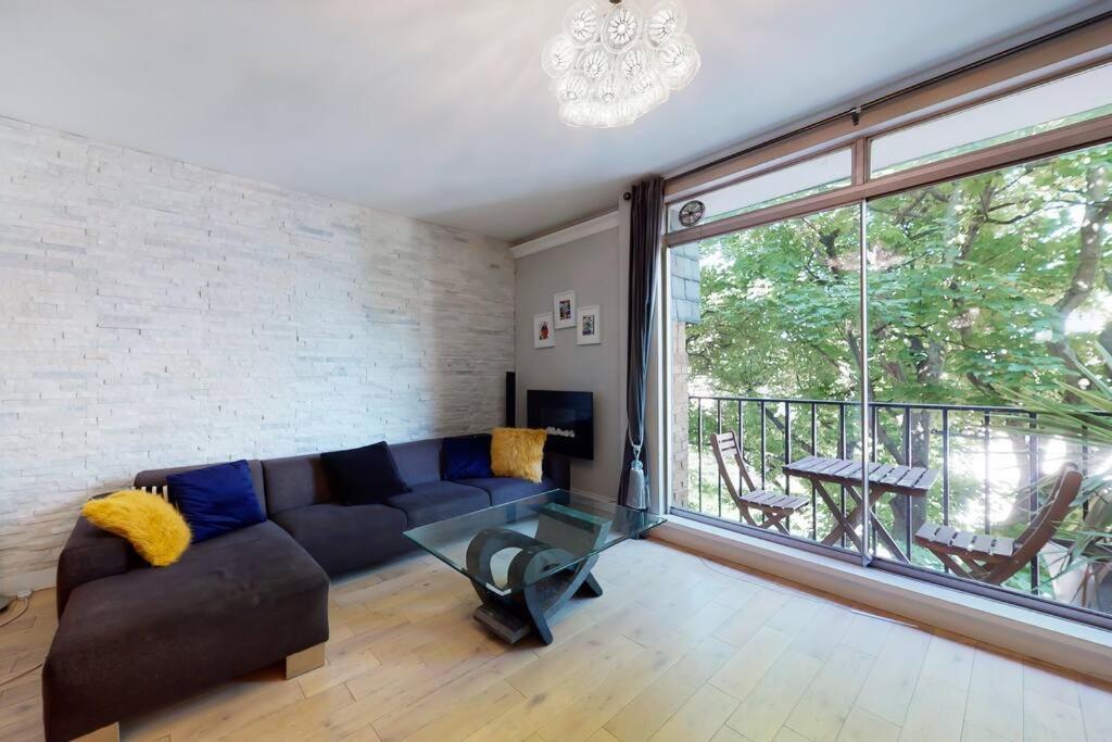 Superb 3 Bed Flat With Balcony In St John's Wood Londen