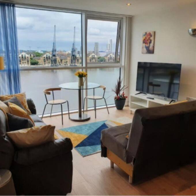 Apartamento Lovely Waterfront Flat Canary Wharf Excel Centre *
