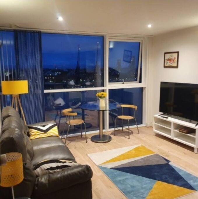 Apartamento Lovely Waterfront Flat Canary Wharf Excel Centre