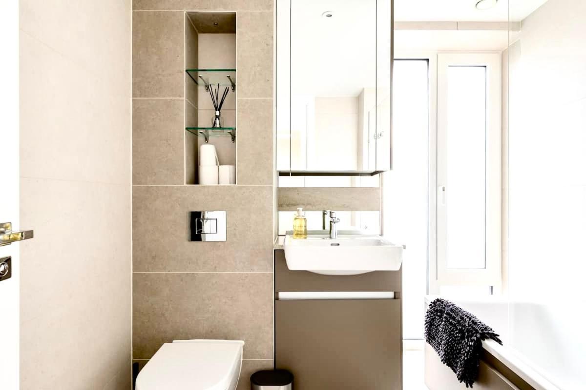 Leilighet Executive Waterfront Split Penthouse London