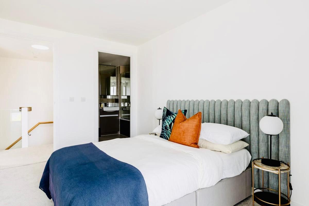 Executive Waterfront Split Penthouse Leilighet *