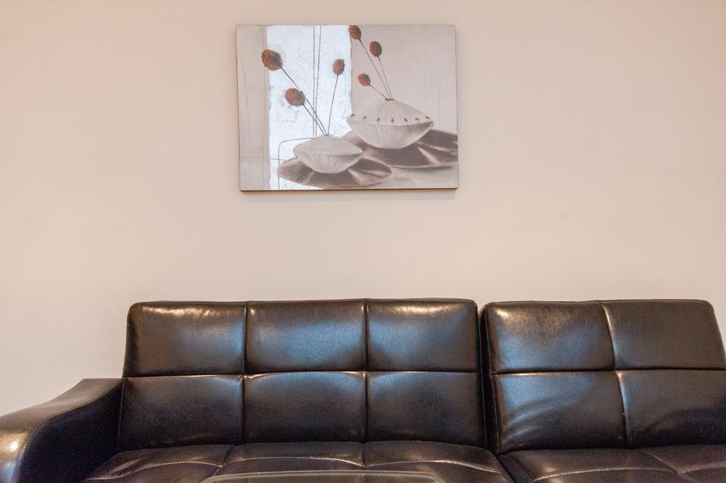Serviced Apartment *