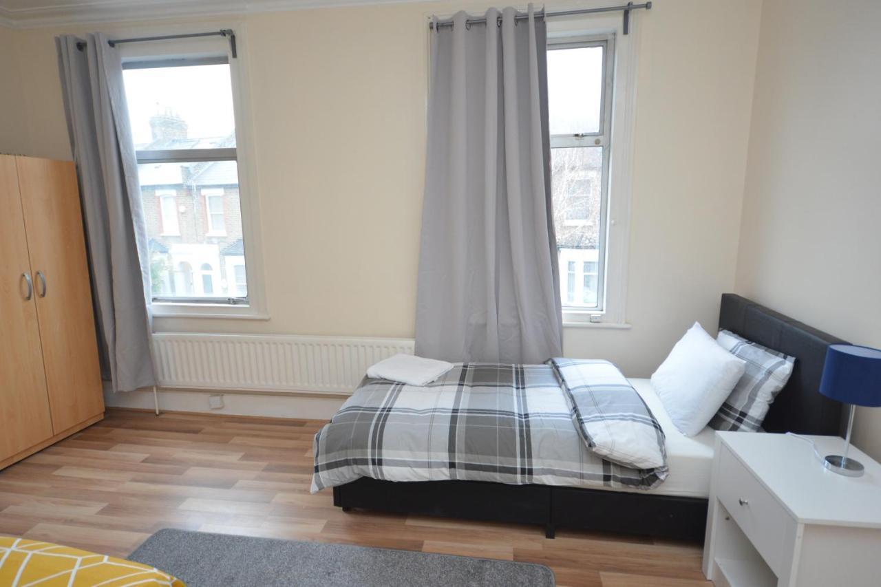 Vakantiehuis Cheerful 4 Bedroom House In Greater