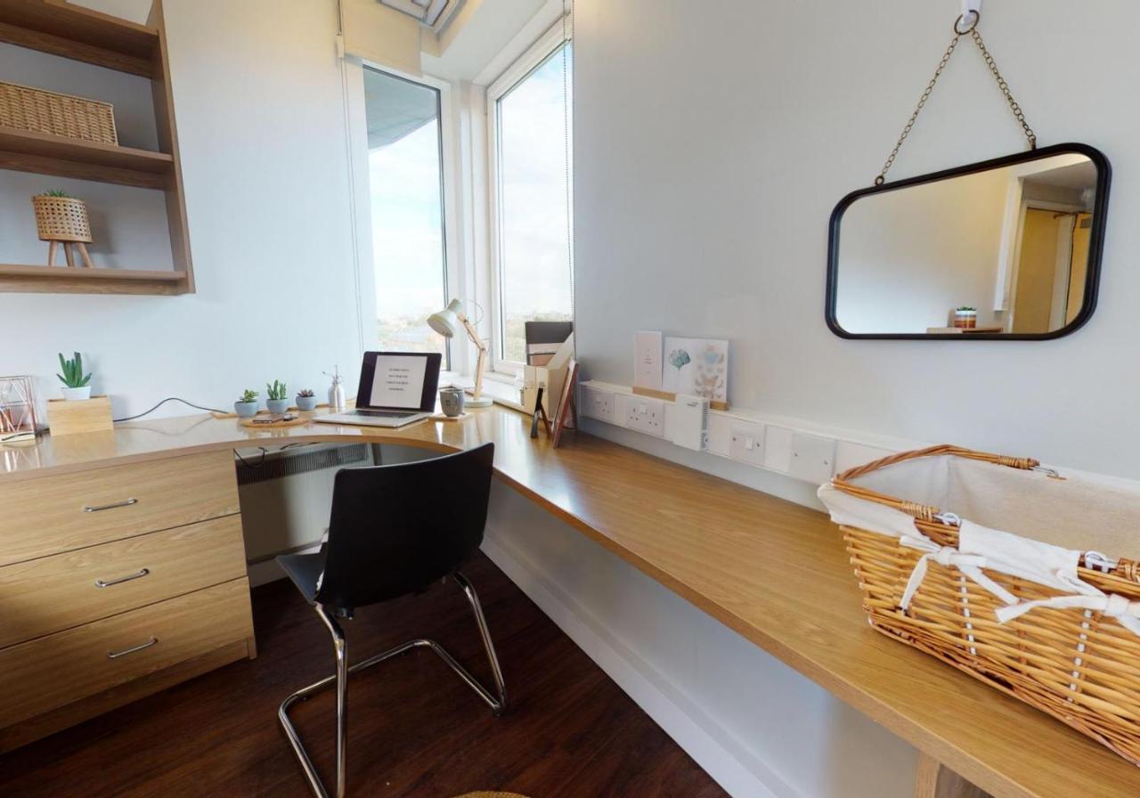 Private Bedrooms With Shared Kitchen And At Iq Tufnell House In Apartamento Londres