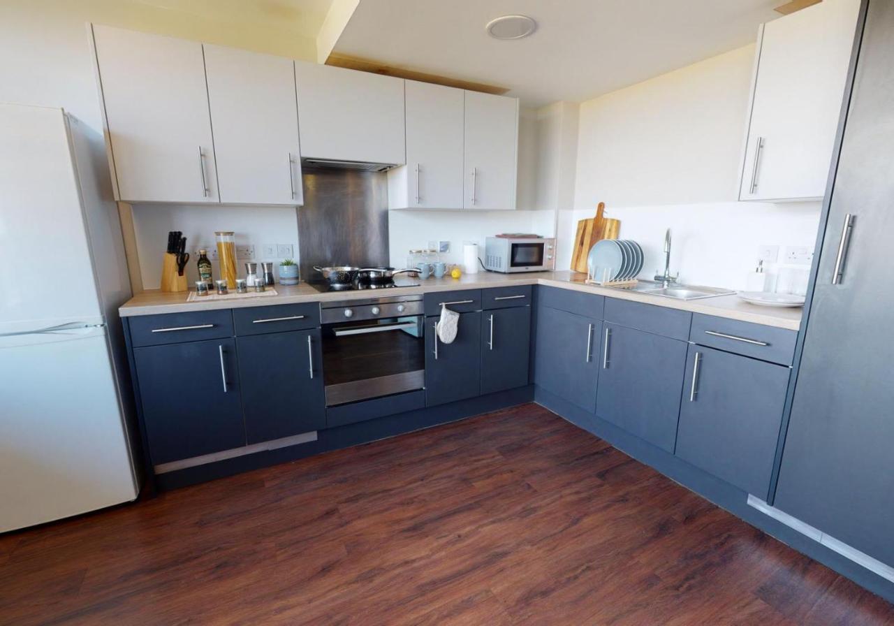 Private Bedrooms With Shared Kitchen And At Iq Tufnell House In Apartamento Londres