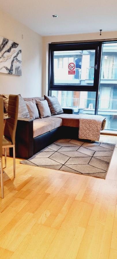 Apartment Canary Wharf, E14 9ne London