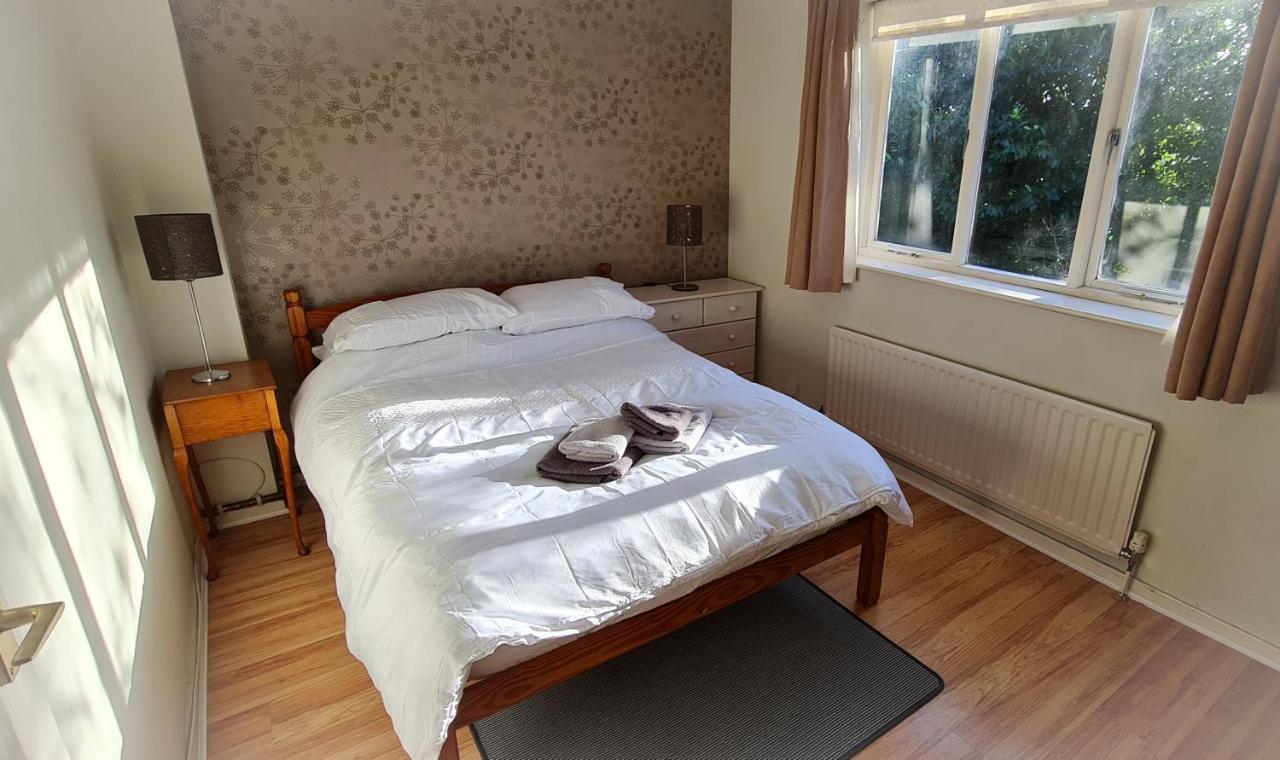 Sw19 - Quiet Split-level 2-bedroom Maisonette With Garden Appartement Londen