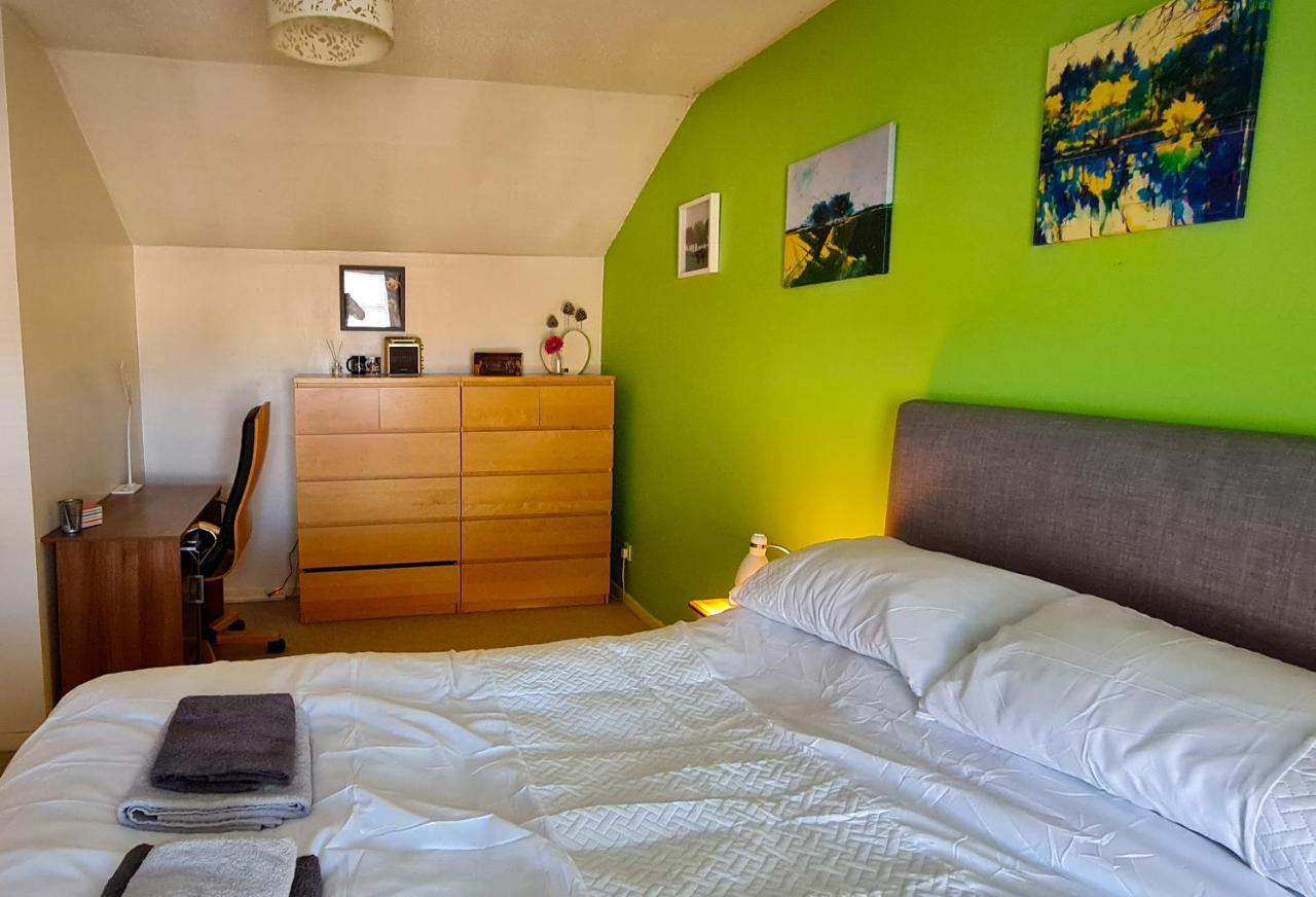 Sw19 - Quiet Split-level 2-bedroom Maisonette With Garden Leilighet