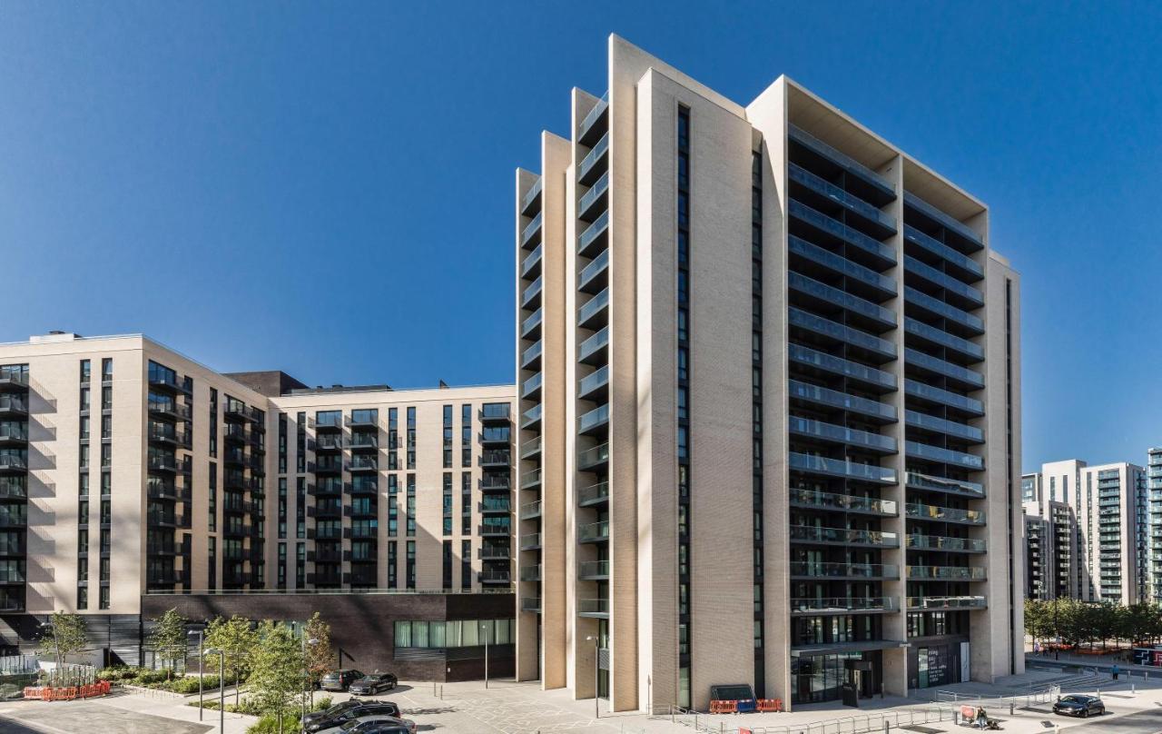 Modern, Stylish Penthouse Next To Wembley Stadium! * Londen