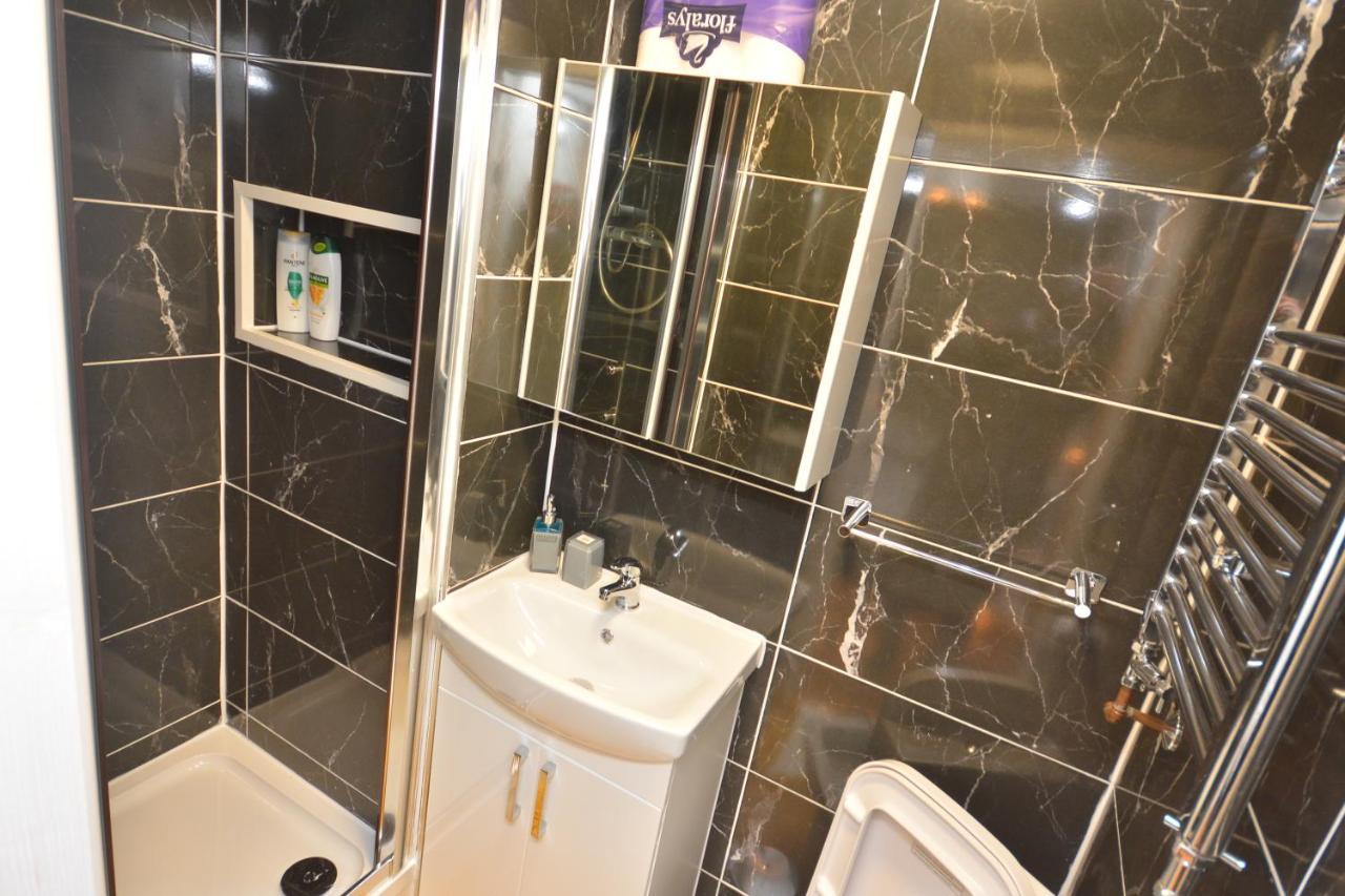 Newly Refurbished 3 Bedroom House London