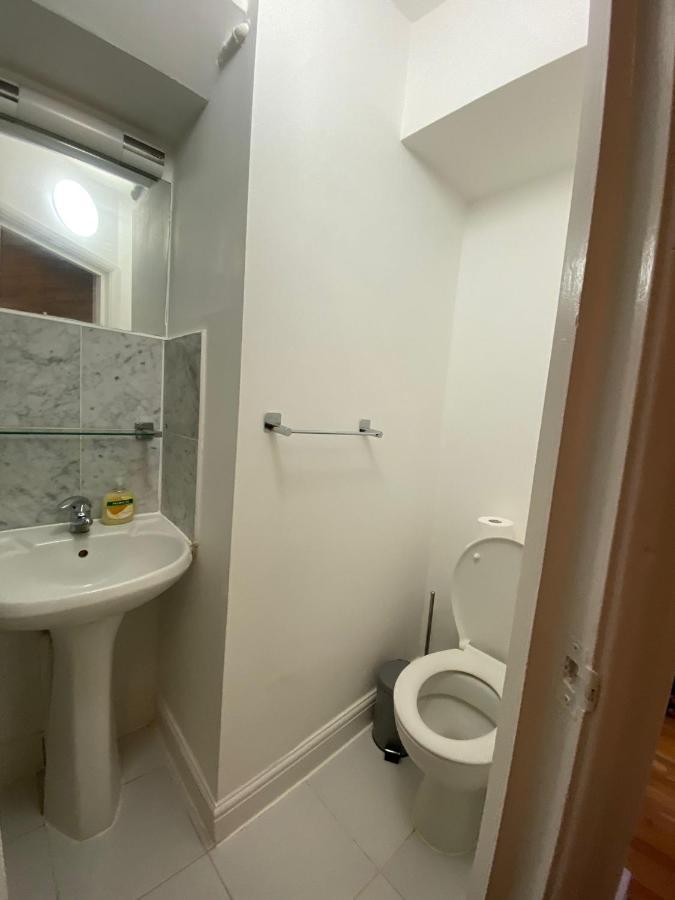 Apartment F1-basement Studio Fits 3 Near Paddington *
