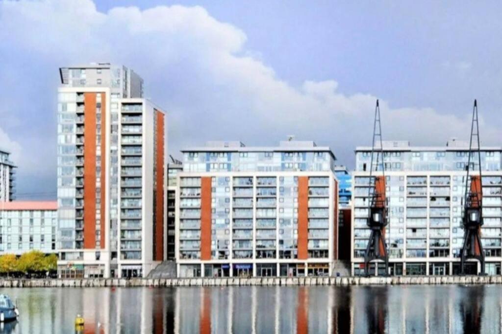 Apartamento Lovely Waterfront Flat Canary Wharf Excel Centre *