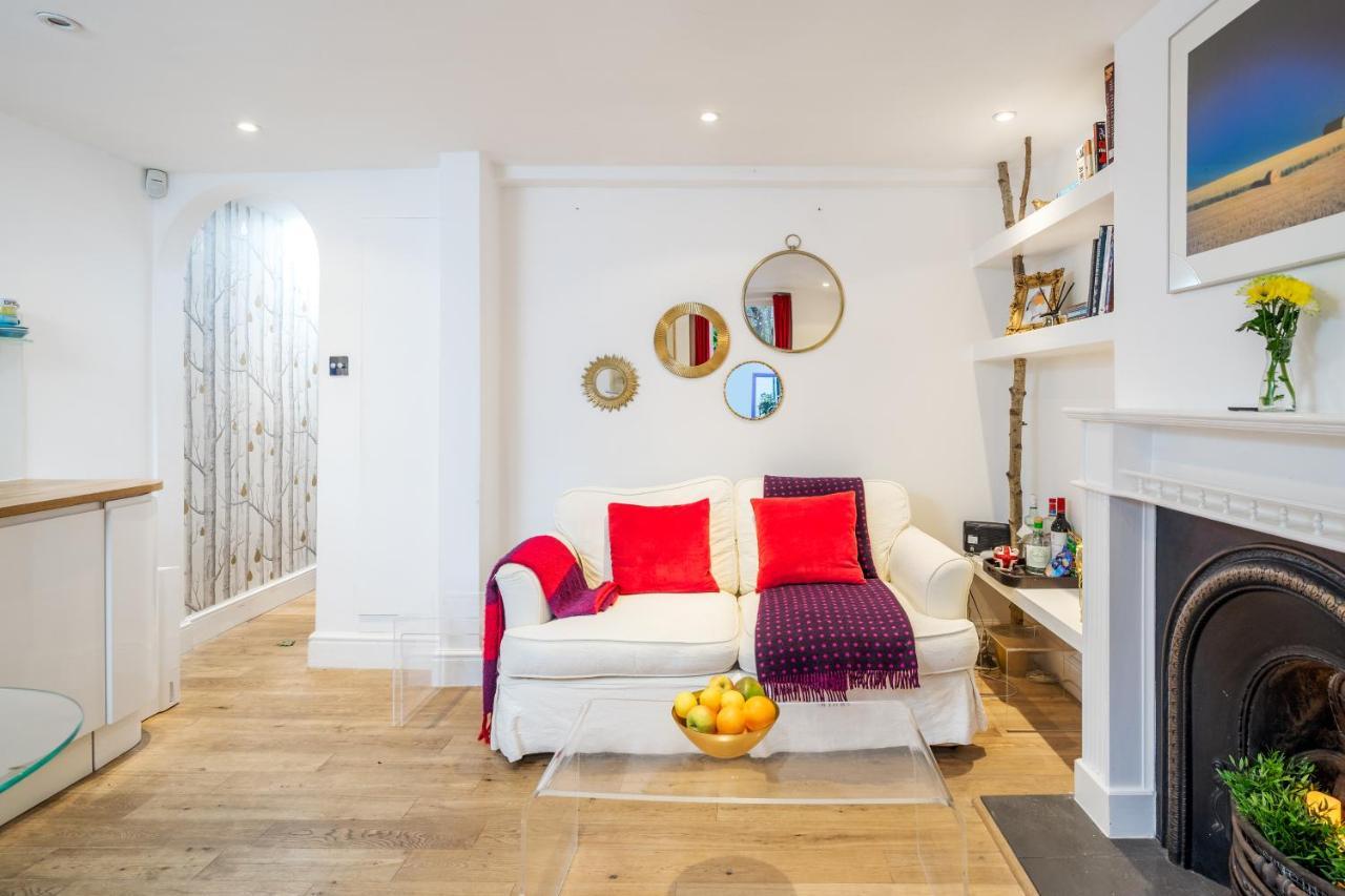 Stylish Flat With Private Yard In Shepherd Bush Londres