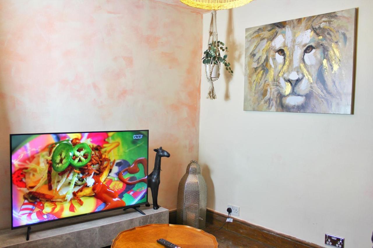 Hidden Gem In Greenwich Prime Location Apartment