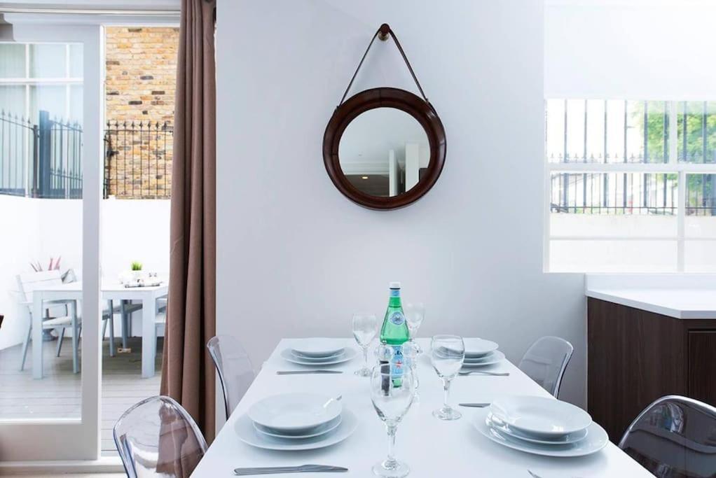 Beautiful 2br Flat With Free Parking In West Apartment