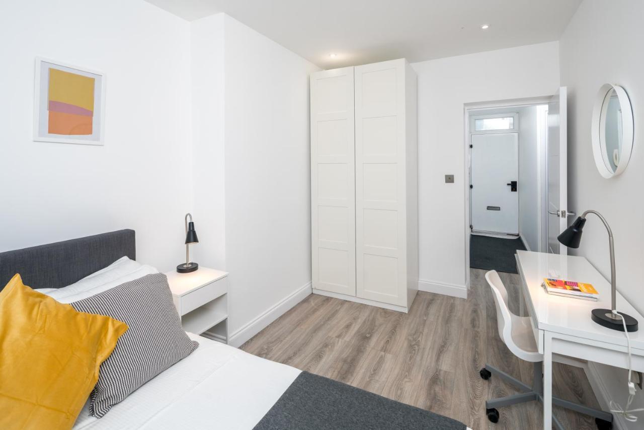 Skyline Serviced - Seldon Apartment London
