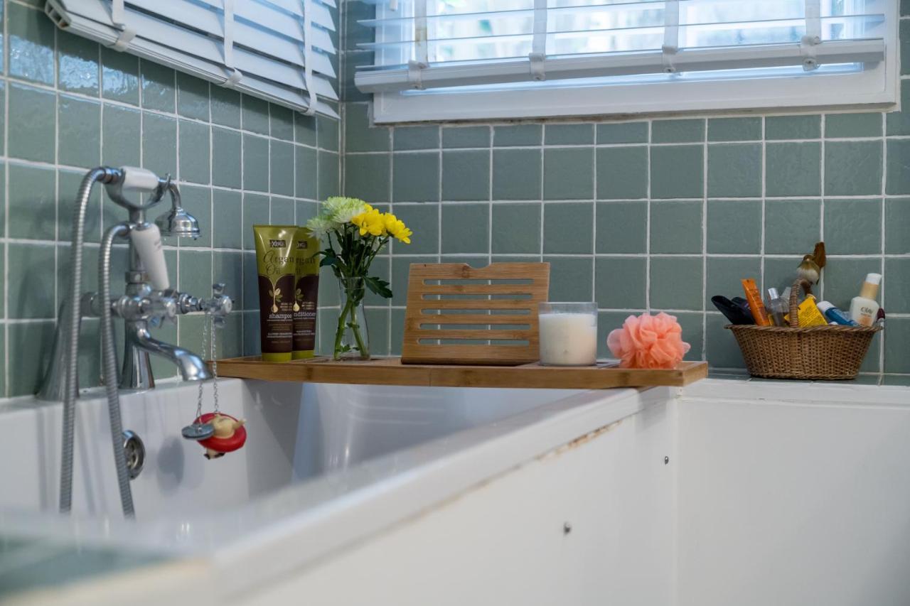 Stylish Flat With Private Yard In Shepherd Bush Apartamento
