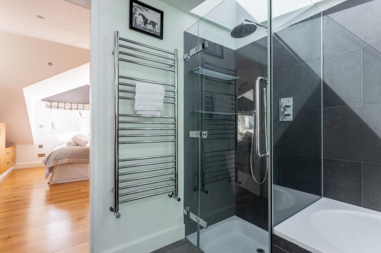 Сasa de vacaciones New Stunning 5bd Mews House *