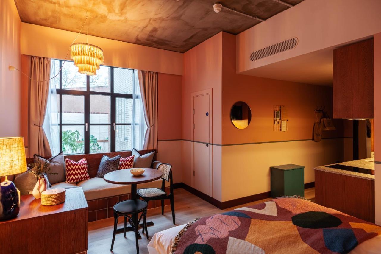 Hotel Room2 Chiswick Hometel London